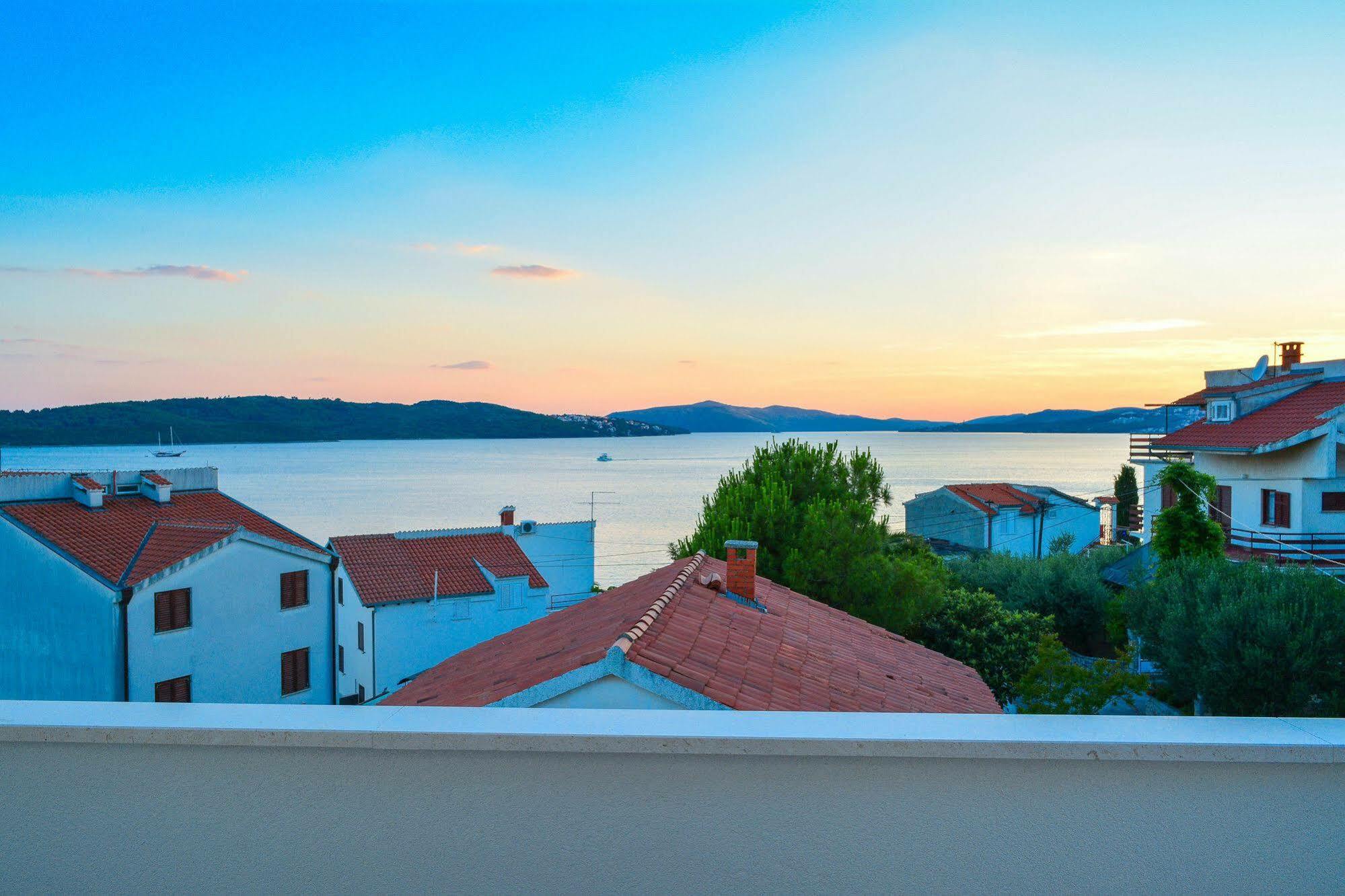 Luxury Apartments Villa Tea Trogir Buitenkant foto