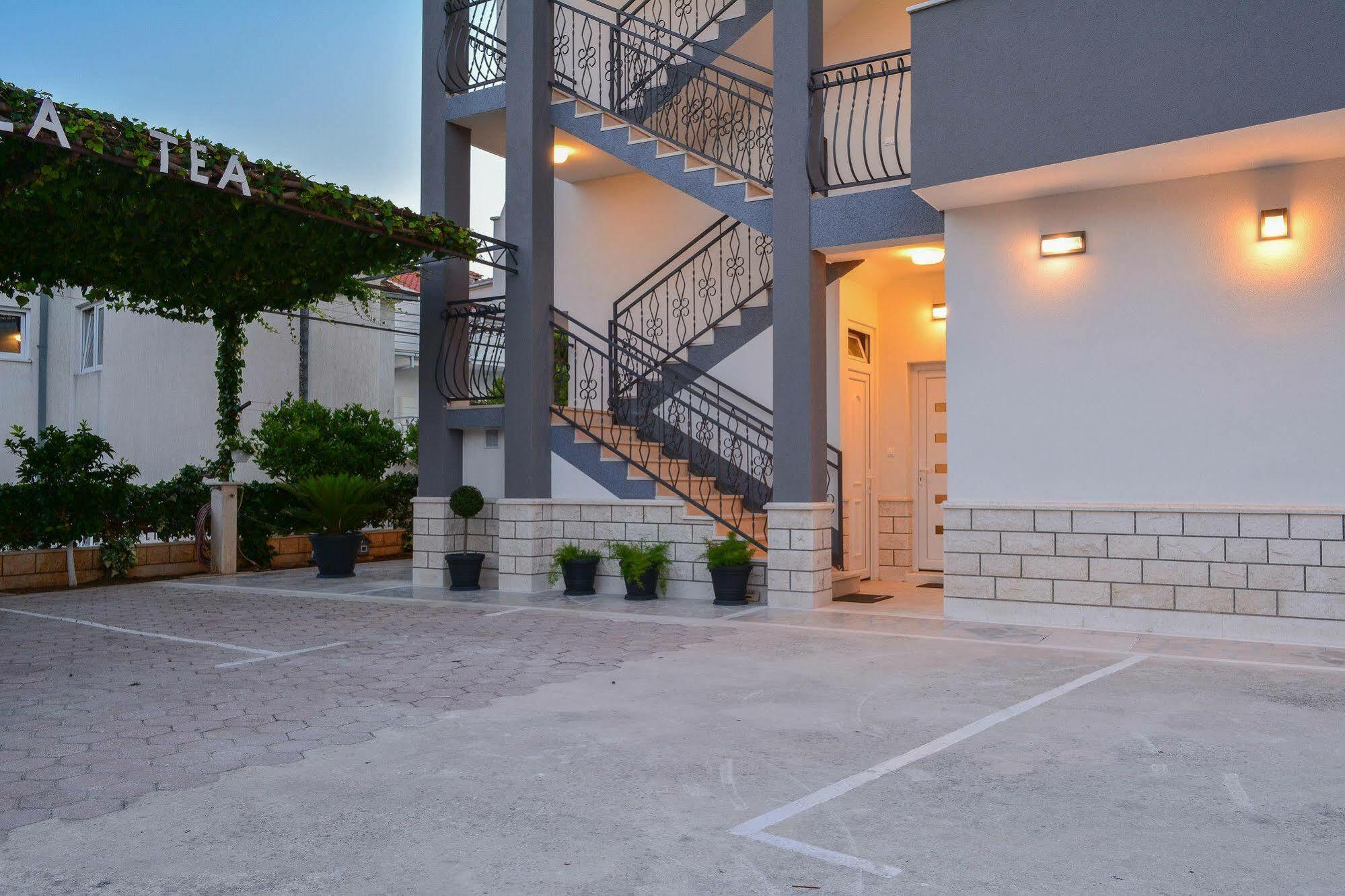 Luxury Apartments Villa Tea Trogir Buitenkant foto